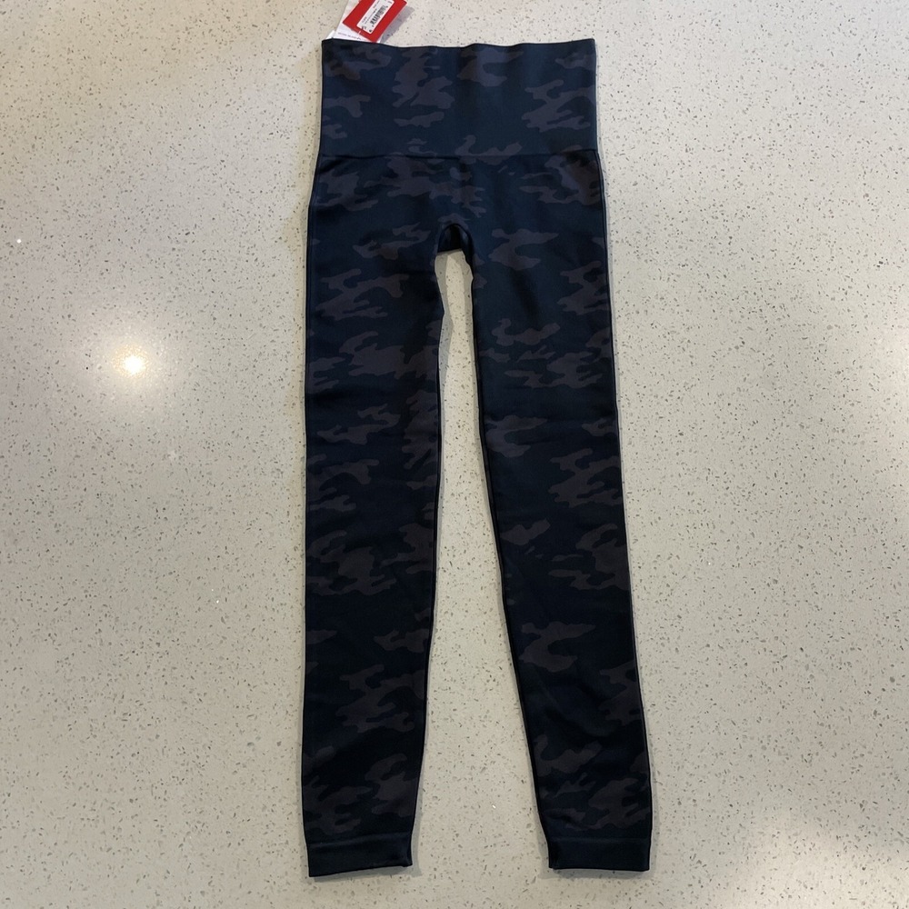Spanx Leggings Womens Small Look at Me Now Seamless Grey Black Camo Camouflage - Picture 5 of 5